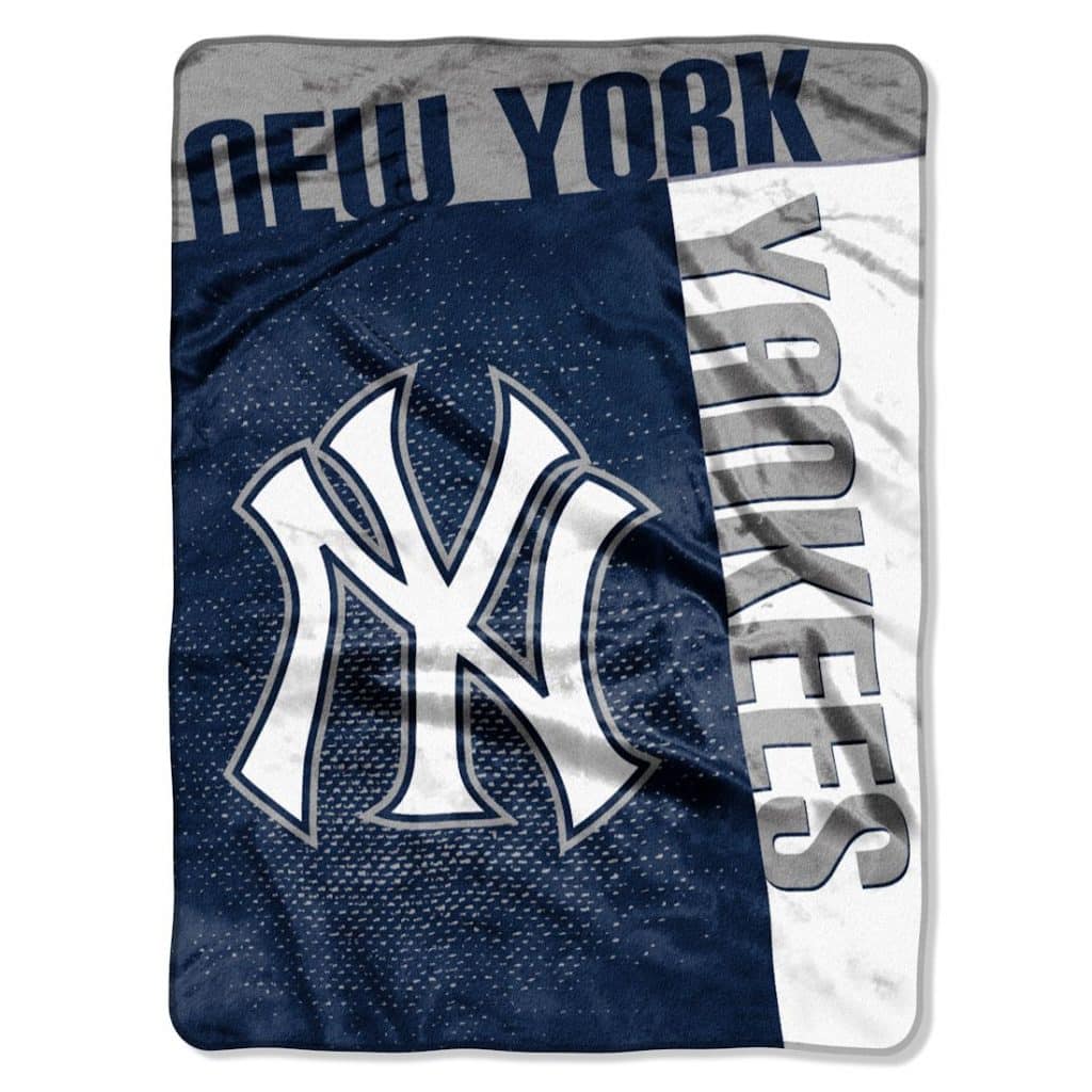 New York Yankees 60"x80" Royal Plush Raschel Throw Blanket - Strike Design